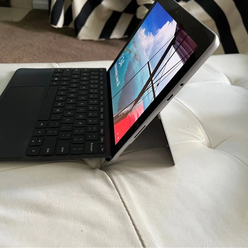 Microsoft Surface Go